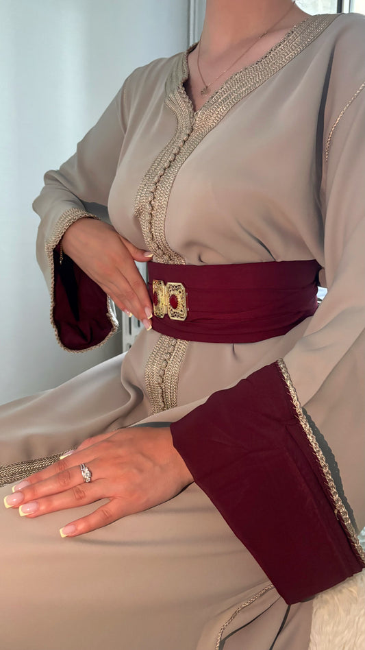 Caftan Taupe & Bordeaux - l’élégance discrète
